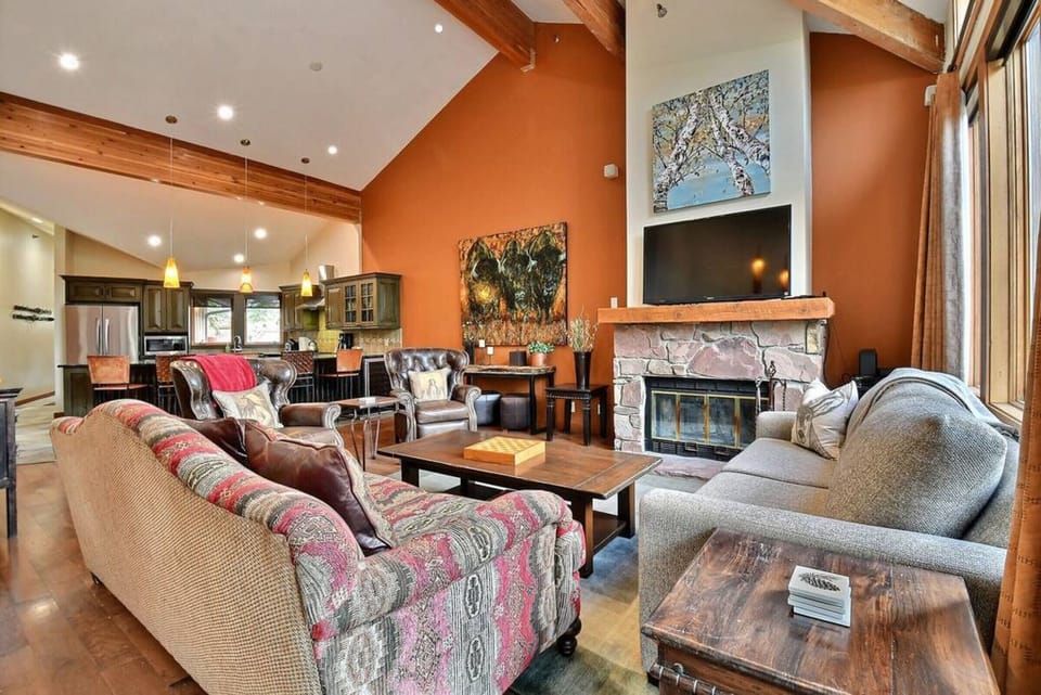 Great Room and Kitchen with TV and Fireplace