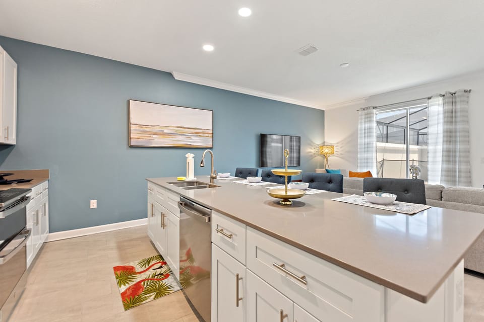 Fully-equipped kitche with granite kitchen counter-tops