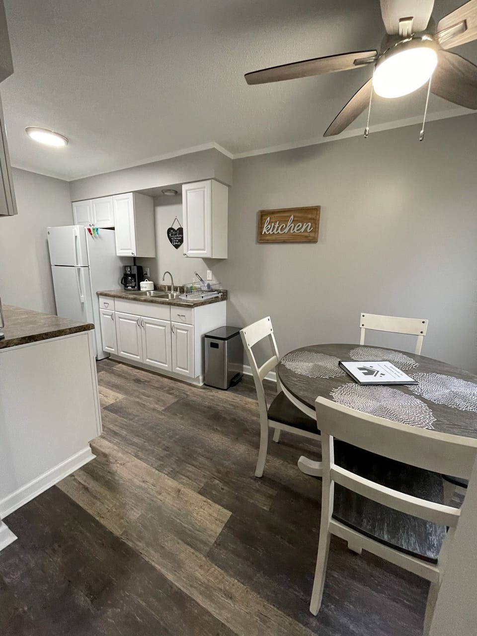Dining area in the kitchen.