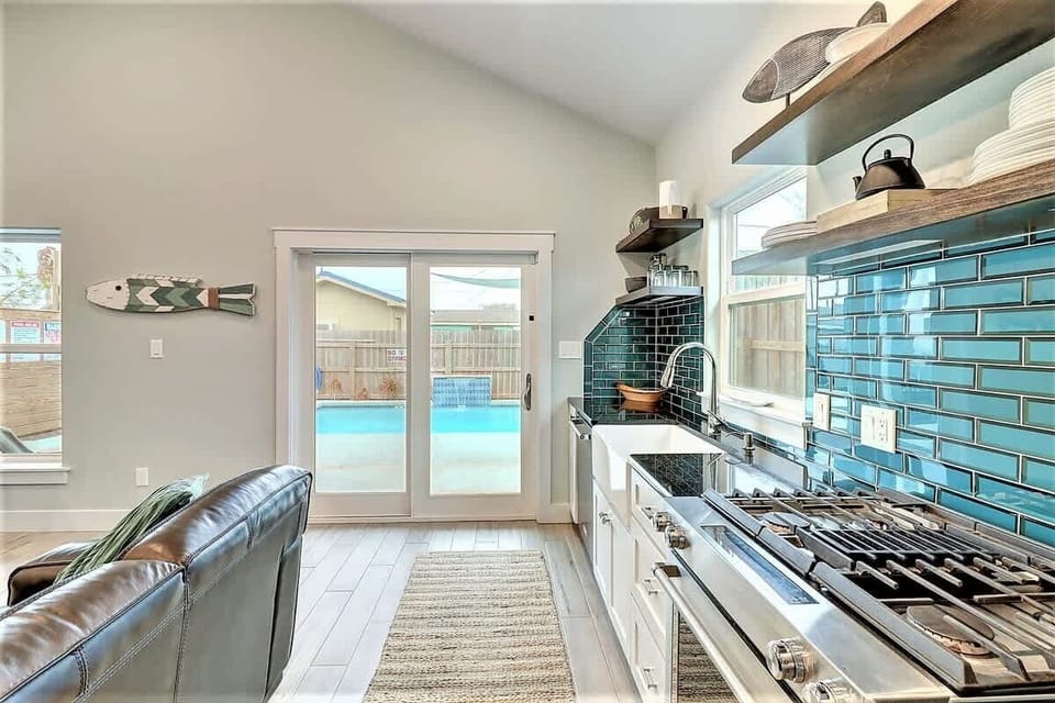 Sliding door to the backyard