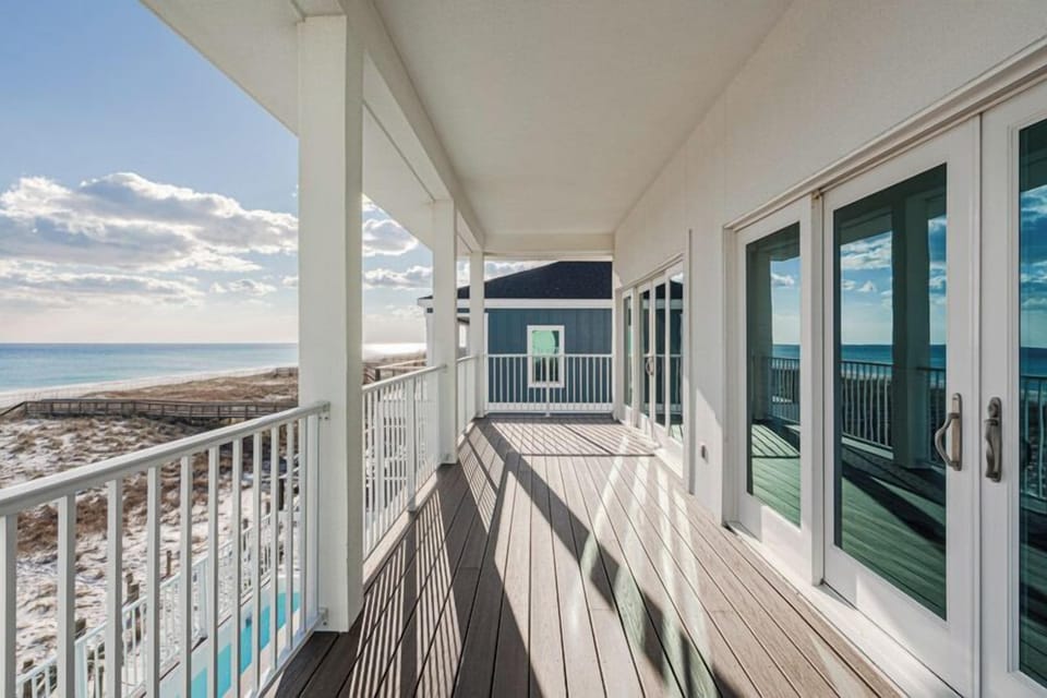 Upstairs Deck