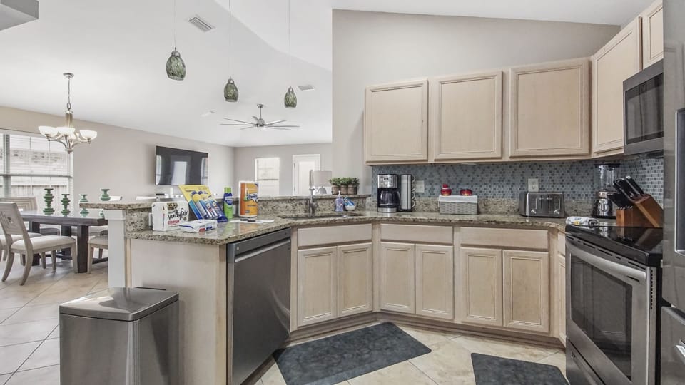 New Well Equipped Kitchen