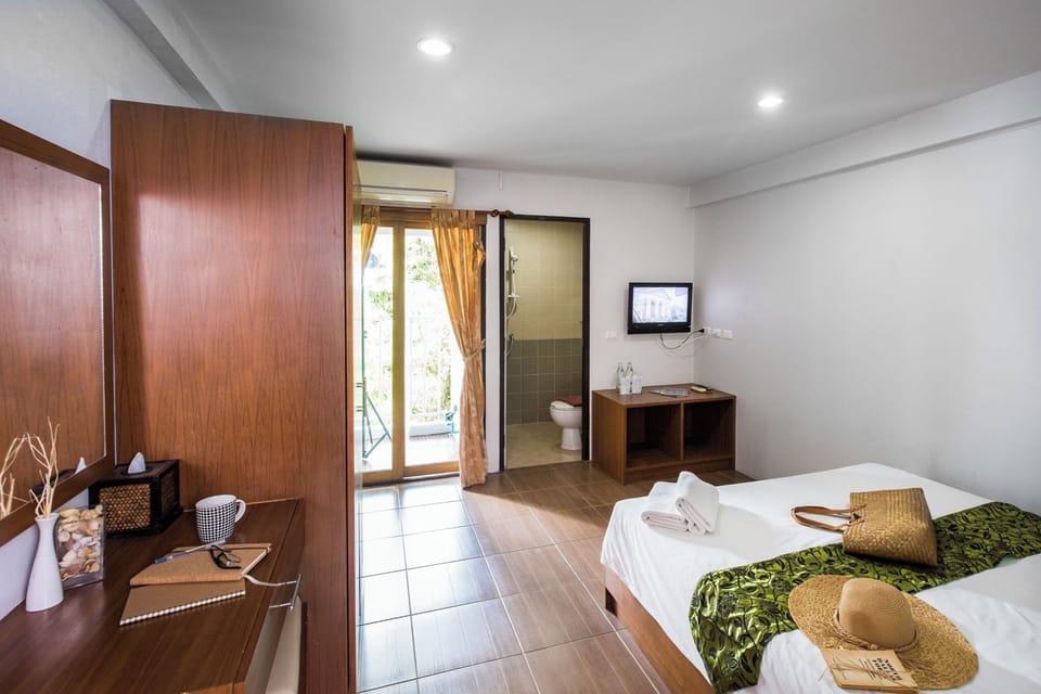 Standard Room | Desk, iron/ironing board, free WiFi, bed sheets