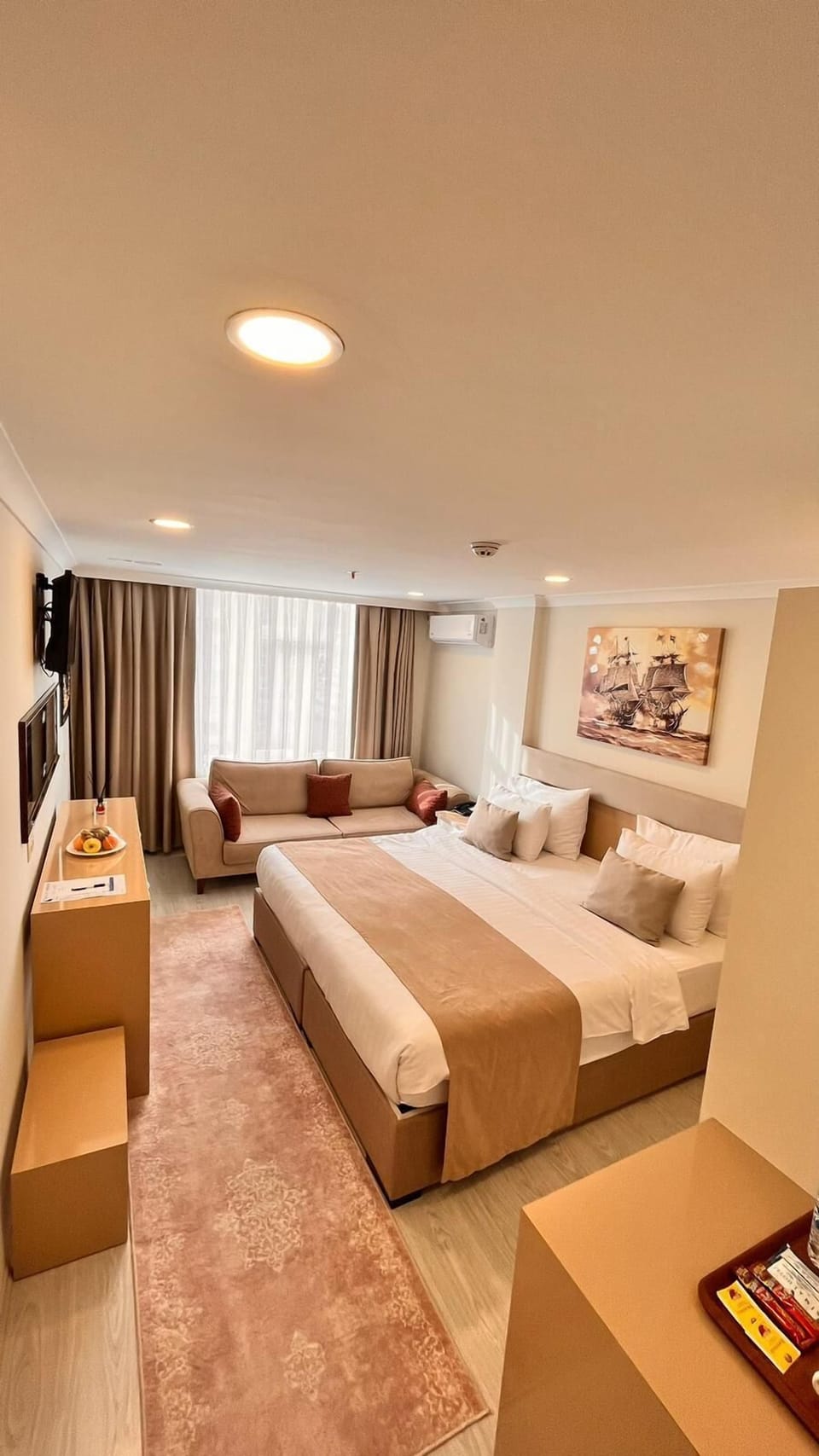 Deluxe Room, Sea View | Egyptian cotton sheets, premium bedding, in-room safe, desk