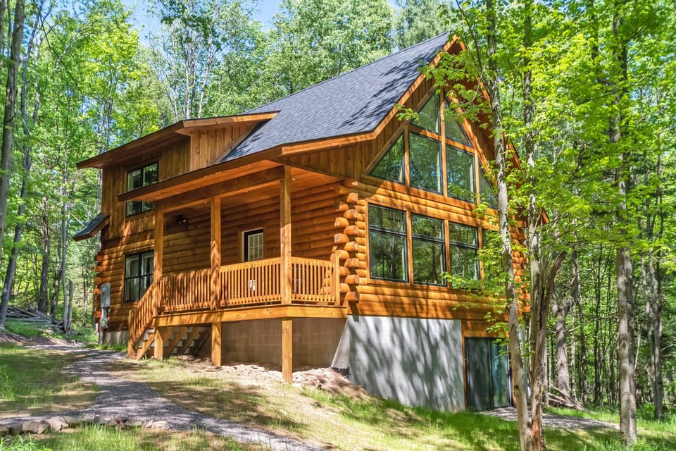 House (4 Bedrooms) | Front of property