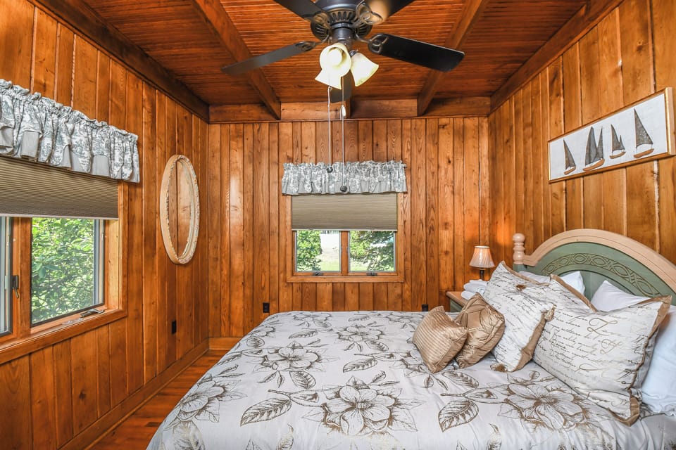 Canoe Cottage by Taylor Made Deep Creek Cottage in Deep Creek Lake