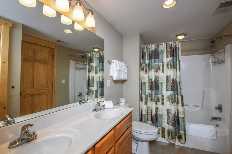 Canopy Escape by Taylor Made Deep Creek Cottage in Garrett County