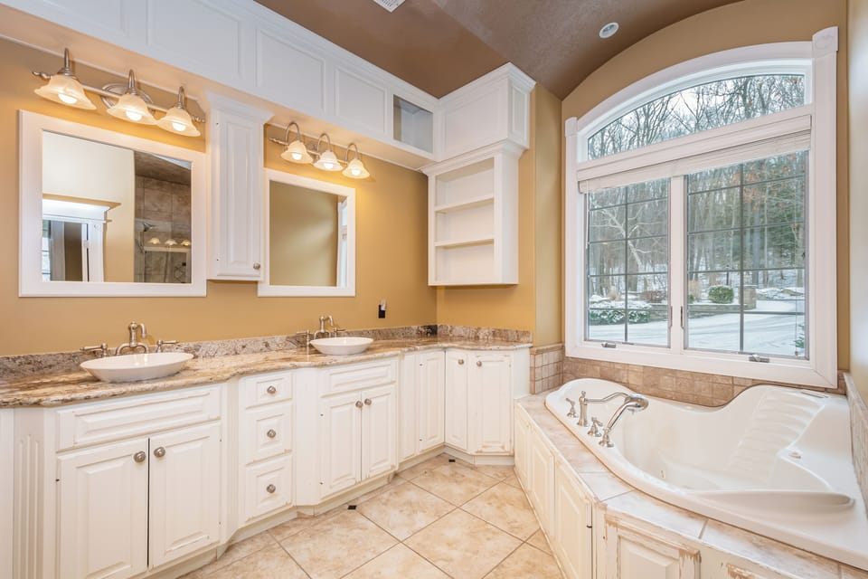 Champagne Taste by Taylor Made Deep Creek Cabin in Deep Creek Lake