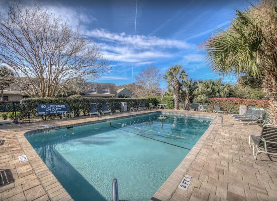 Queens Grant Community Pool
