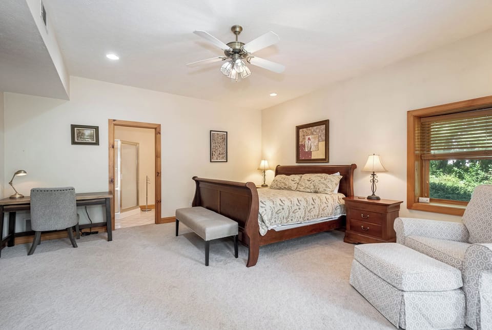 Fancy Free by Taylor Made Deep Creek Cottage in Deep Creek Lake