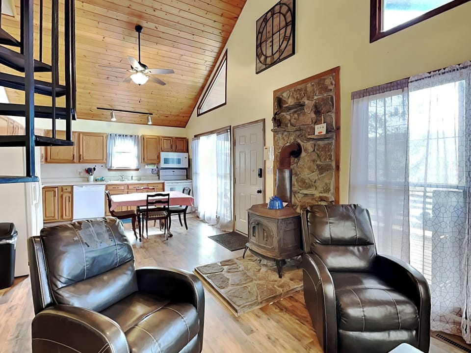 House (3 Bedrooms) | Property amenity