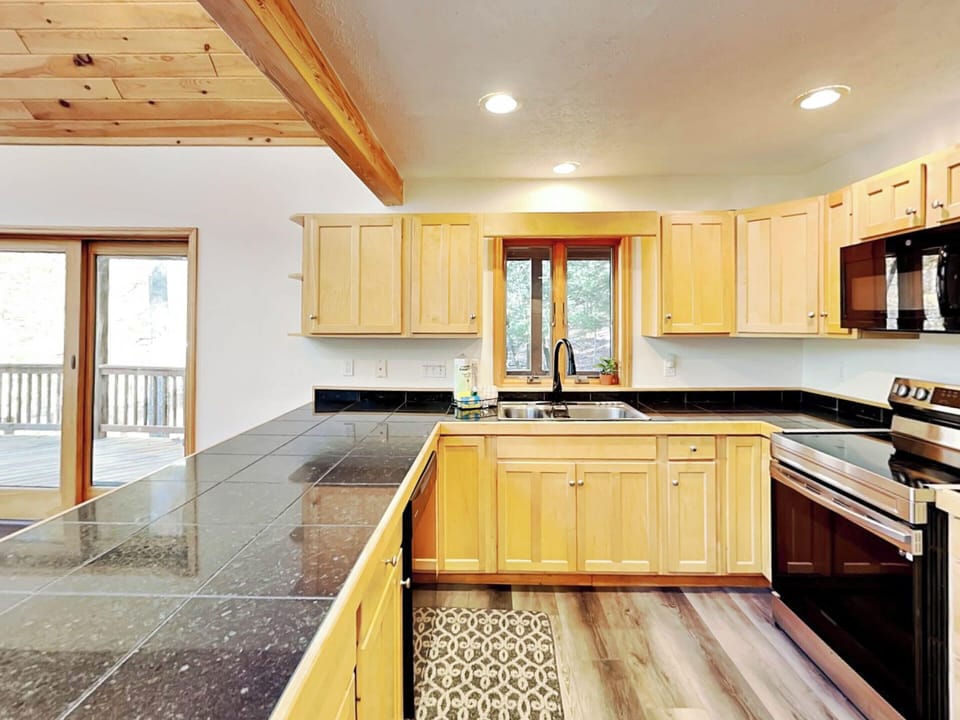House (6 Bedrooms) | Property amenity