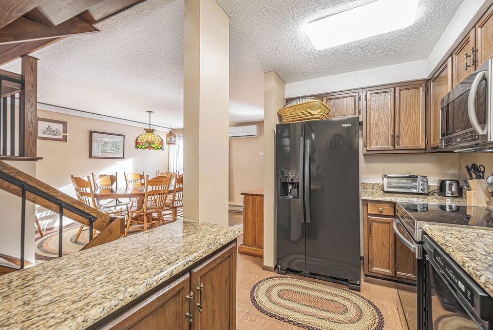 Studio (3 Bedrooms) | Property amenity