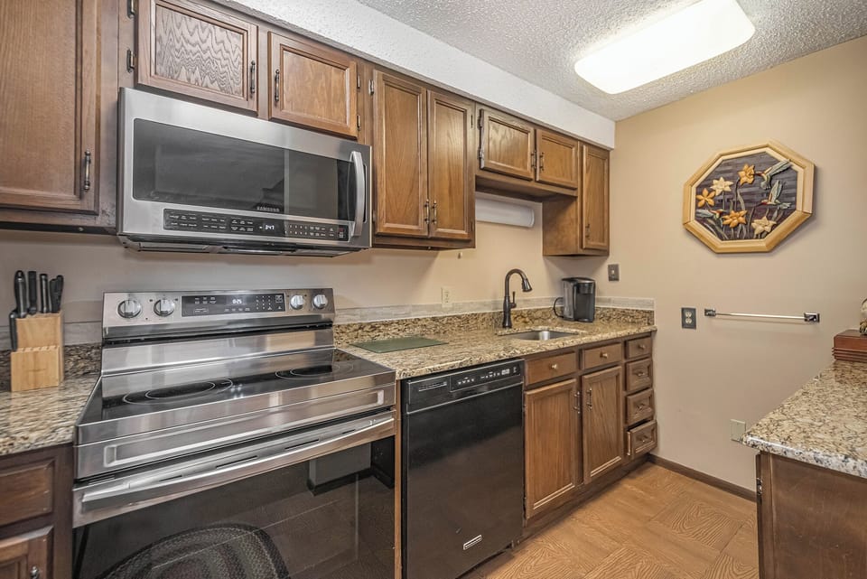 Studio (3 Bedrooms) | Property amenity