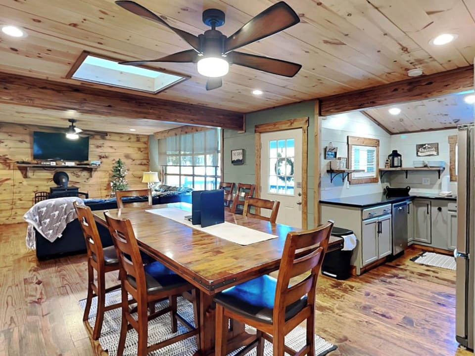 House (3 Bedrooms) | Property amenity