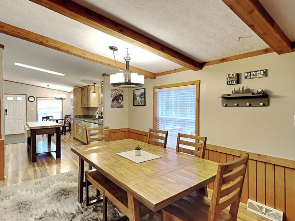 House (3 Bedrooms) | Property amenity