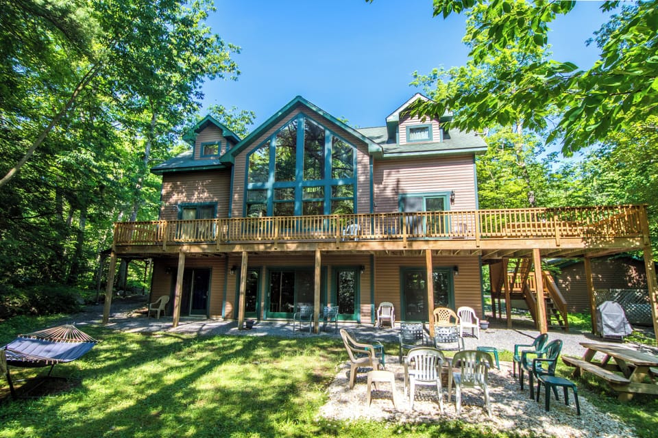 House (4 Bedrooms) | Property grounds