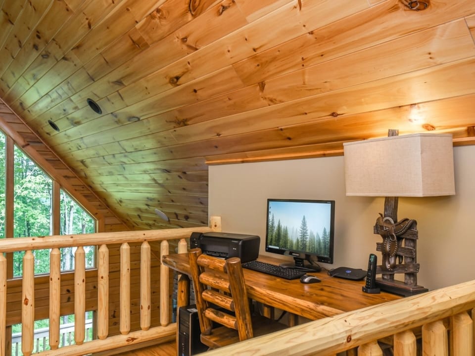 House (5 Bedrooms) | Property amenity