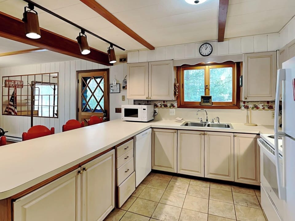 House (6 Bedrooms) | Property amenity