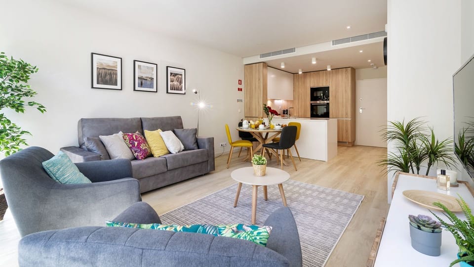 Overview of living area and Kitchenette #lisbon #airbnb #downtown