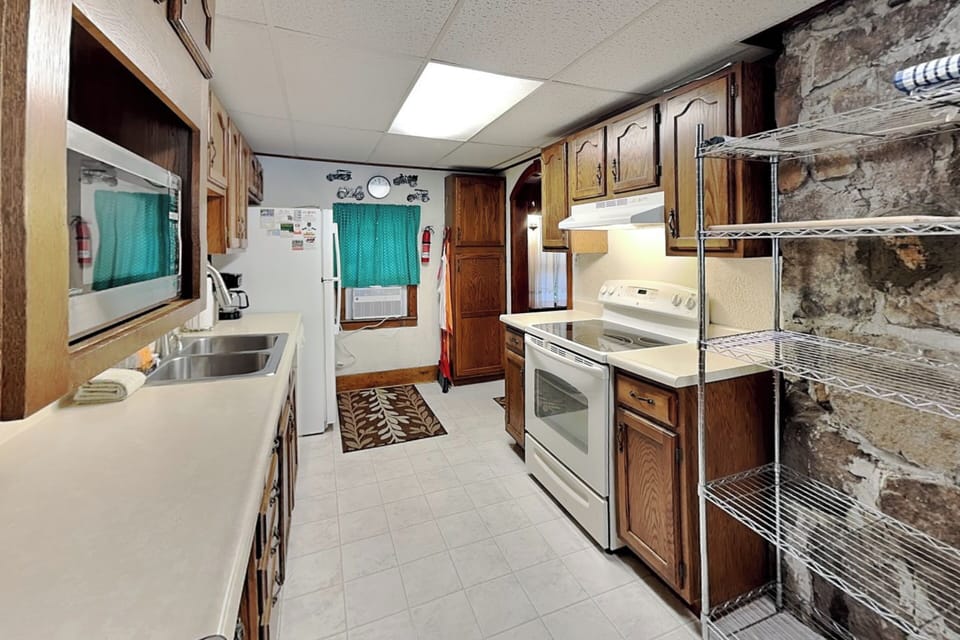 House (3 Bedrooms) | Property amenity