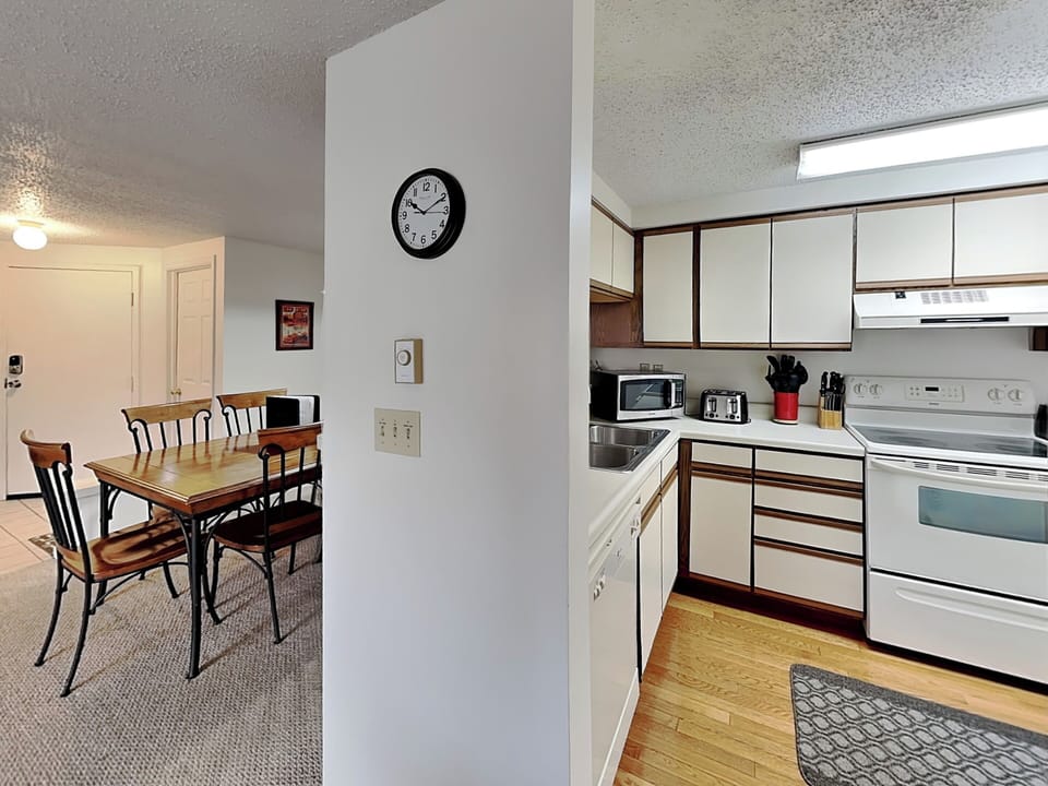 Studio (2 Bedrooms) | Property amenity