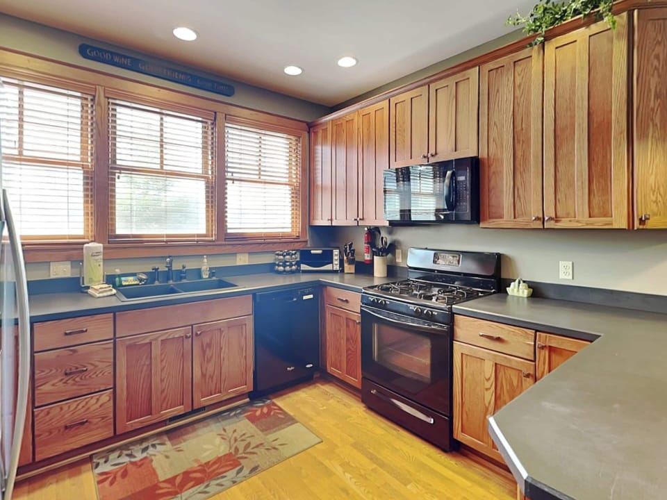 House (4 Bedrooms) | Property amenity