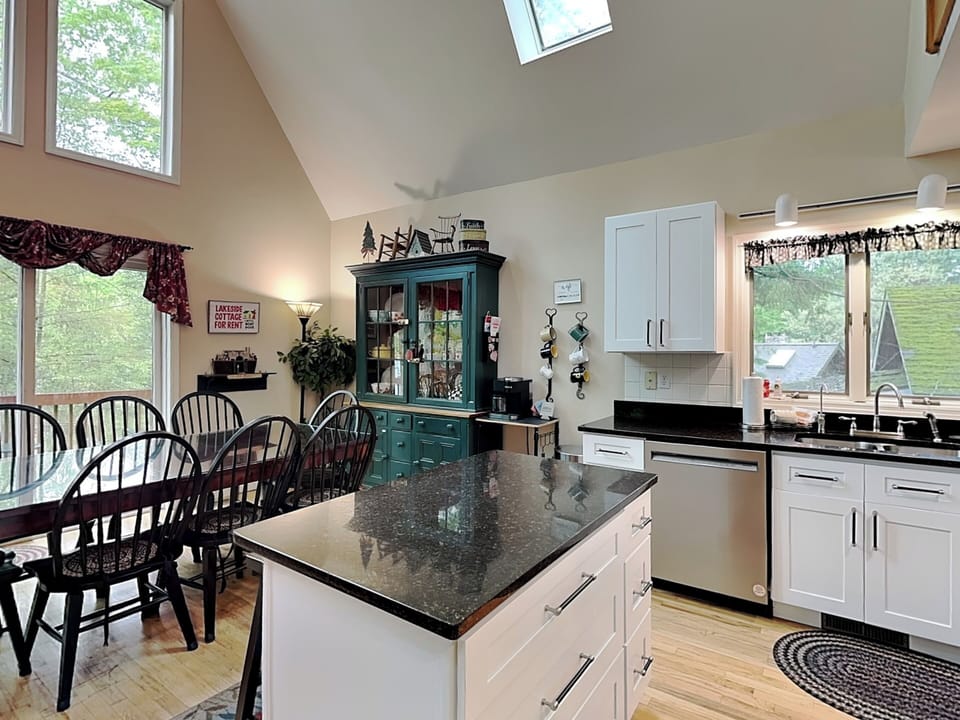 House (4 Bedrooms) | Property amenity