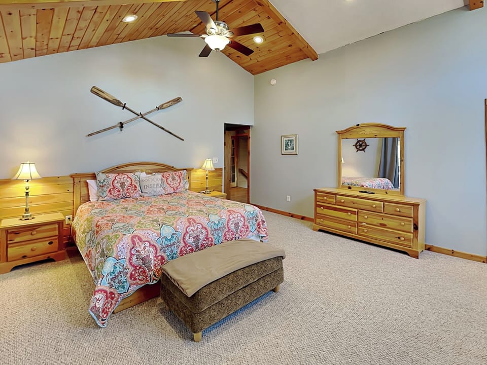 Sunkissed Lodge by Taylor Made Deep Creek Cottage in McHenry