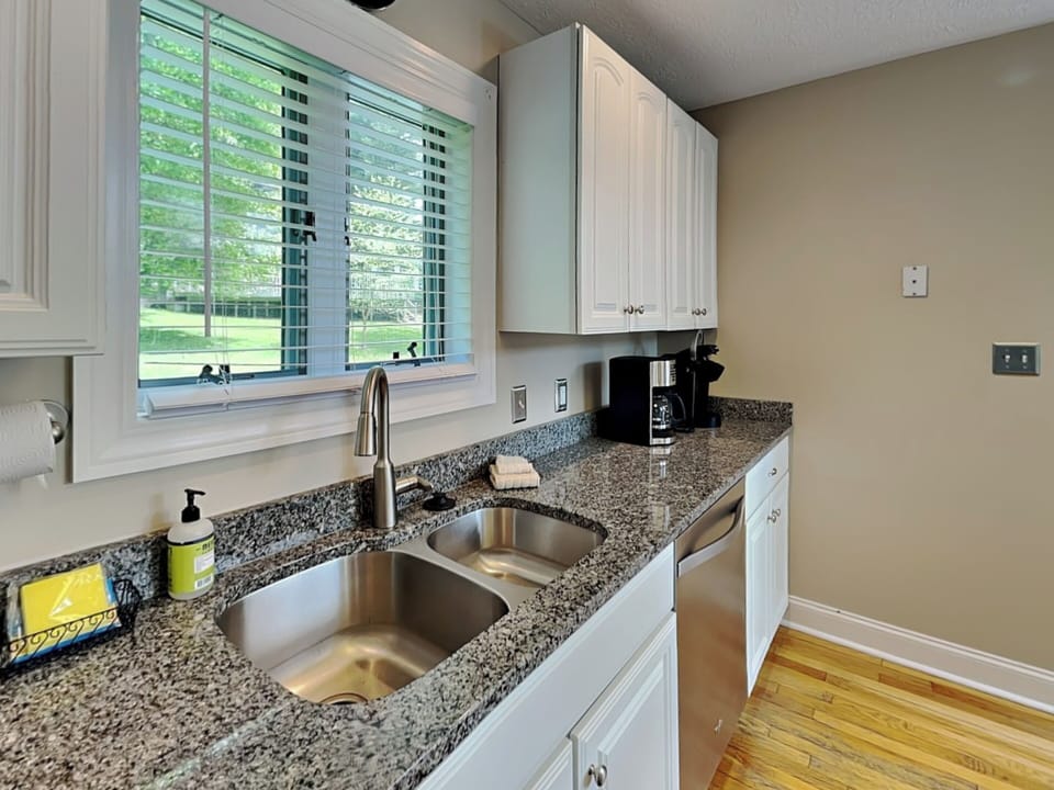 House (4 Bedrooms) | Property amenity