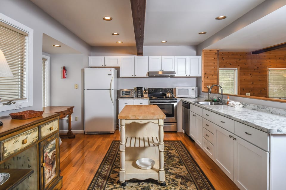 Studio (3 Bedrooms) | Property amenity