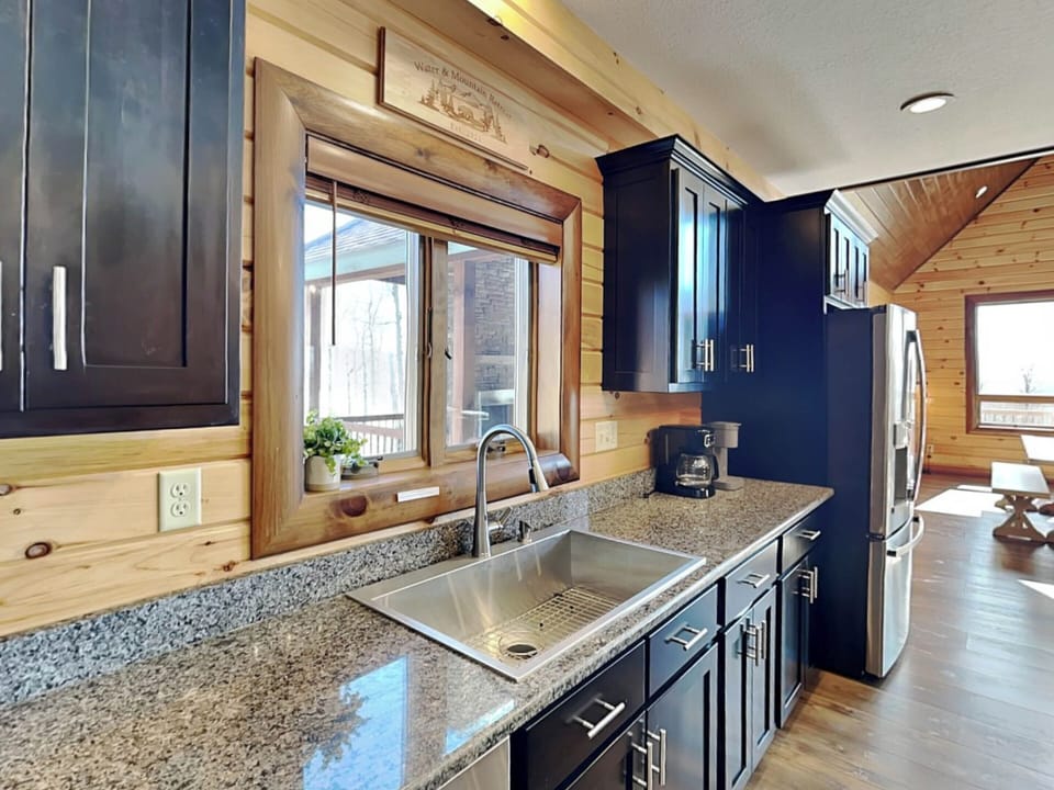 House (6 Bedrooms) | Property amenity