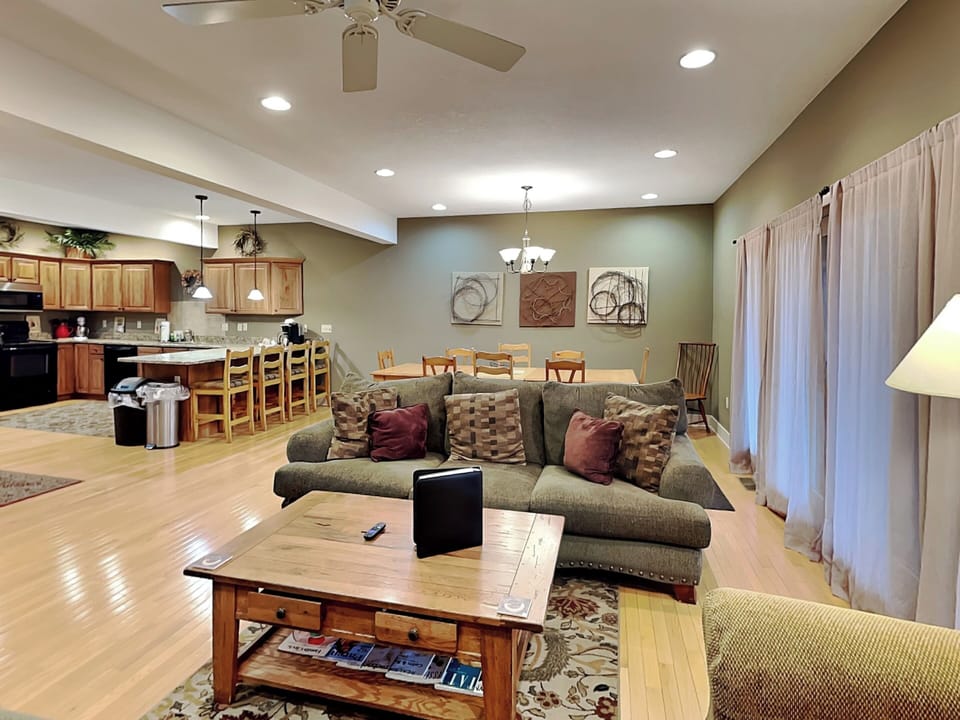 House (5 Bedrooms) | Property amenity