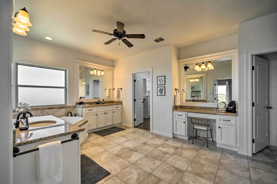 En-Suite Spa Bathroom | Jetted Tub