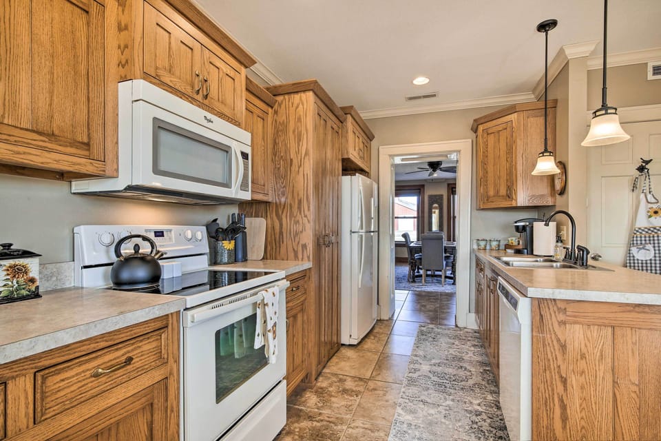 Kitchen | Fully Equipped