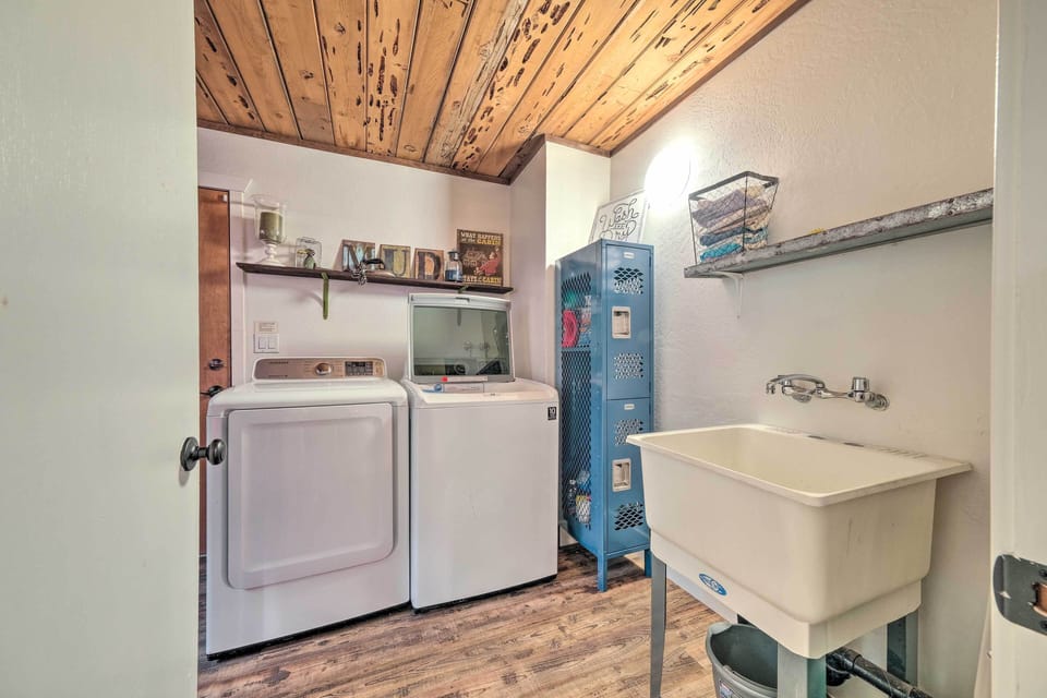 Half Bathroom | Washer & Dryer