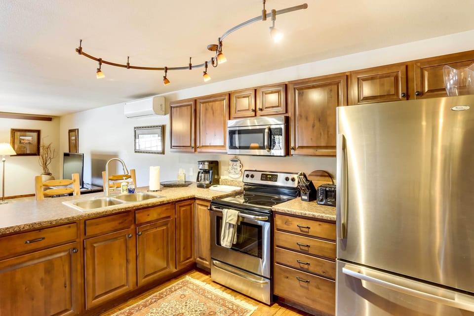 Kitchen | Drip Coffee Maker | Toaster | Crockpot | Knife Set