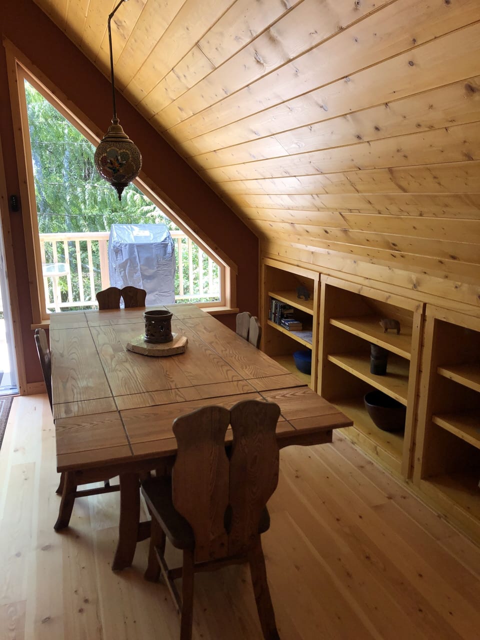 Dining room table