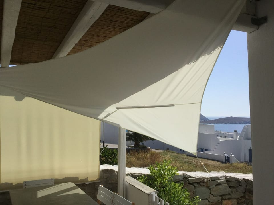 Exterior BBQ Dining Area