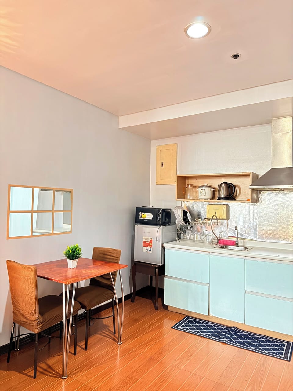 Basic Studio Suite | In-room dining