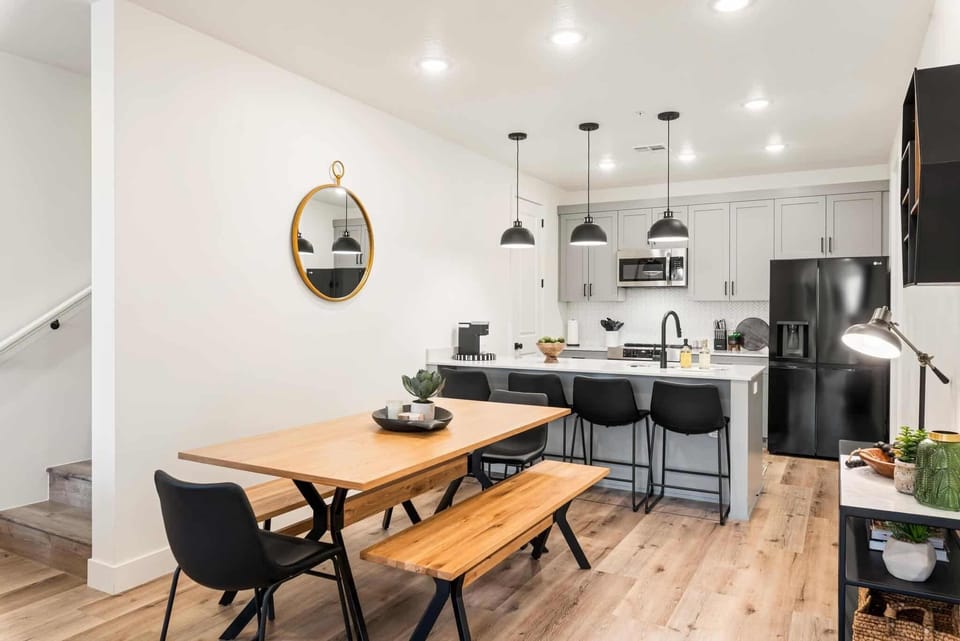 Condo, 3 Bedrooms | Dining