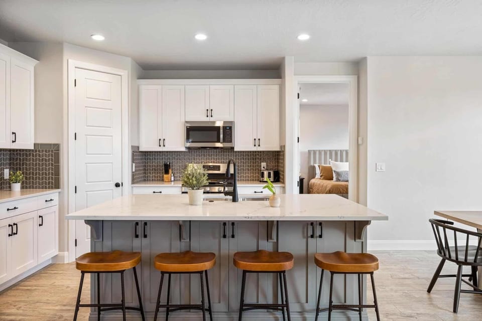 House, 5 Bedrooms | Private kitchen | Coffee/tea maker, fridge, oven, toaster