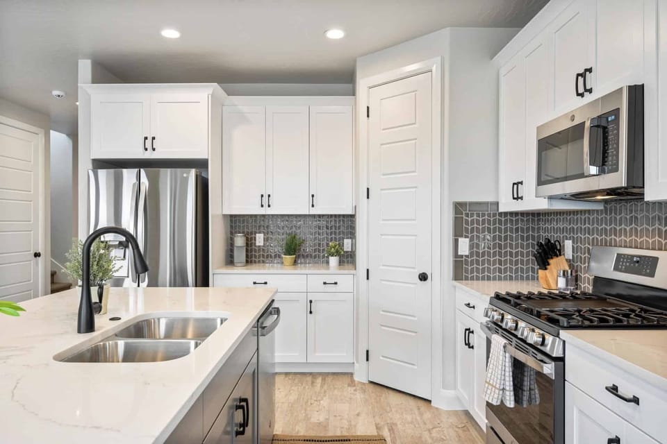 House, 5 Bedrooms | Private kitchen | Coffee/tea maker, fridge, oven, toaster