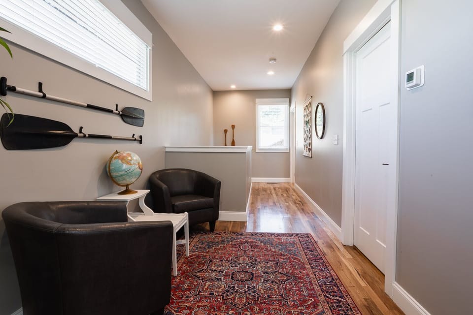 Third Floor Sitting Area