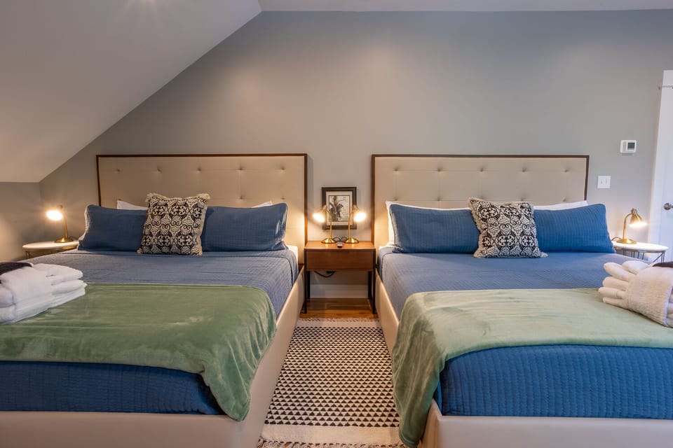 Guest Room #4 | Upper Level | 2 Queen Beds