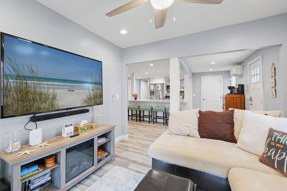 Electric Fireplace / Books / Board Games / Smart TV