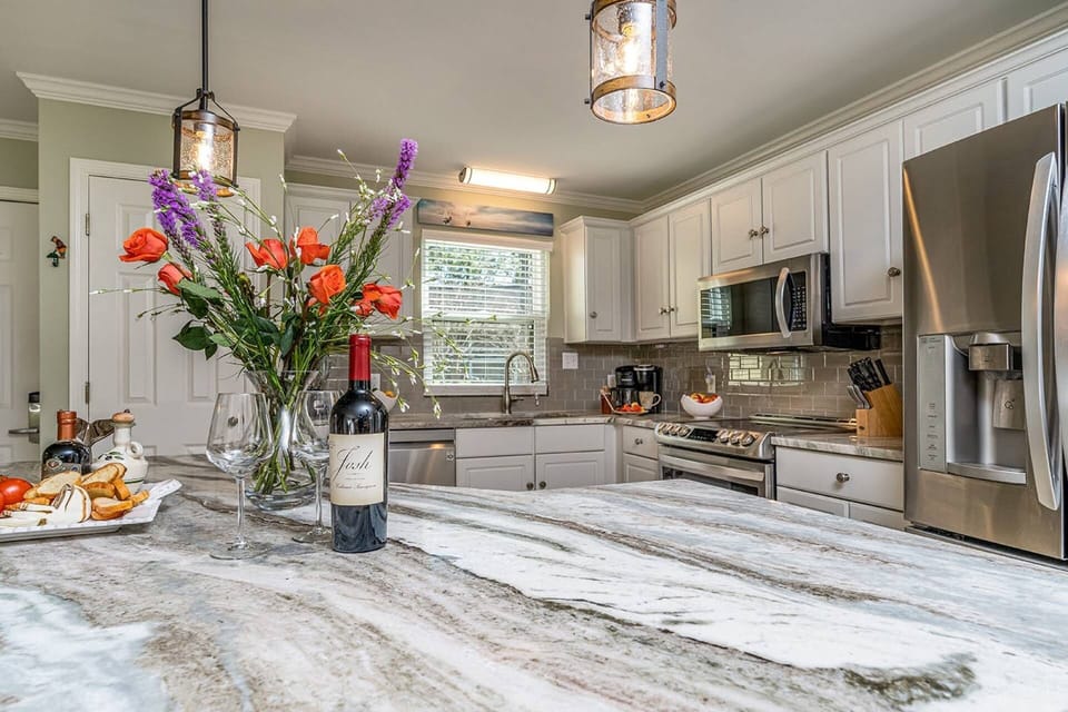 Granite Kitchen Island Counter Seating for Two to Provide Tip to Your Family Chef