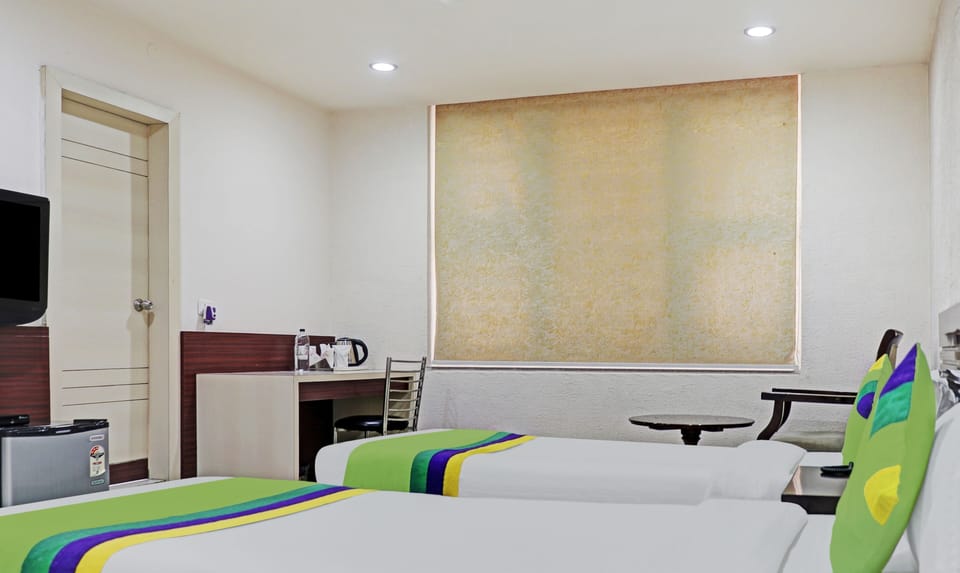 Deluxe Double Room | Desk, iron/ironing board (on request)
