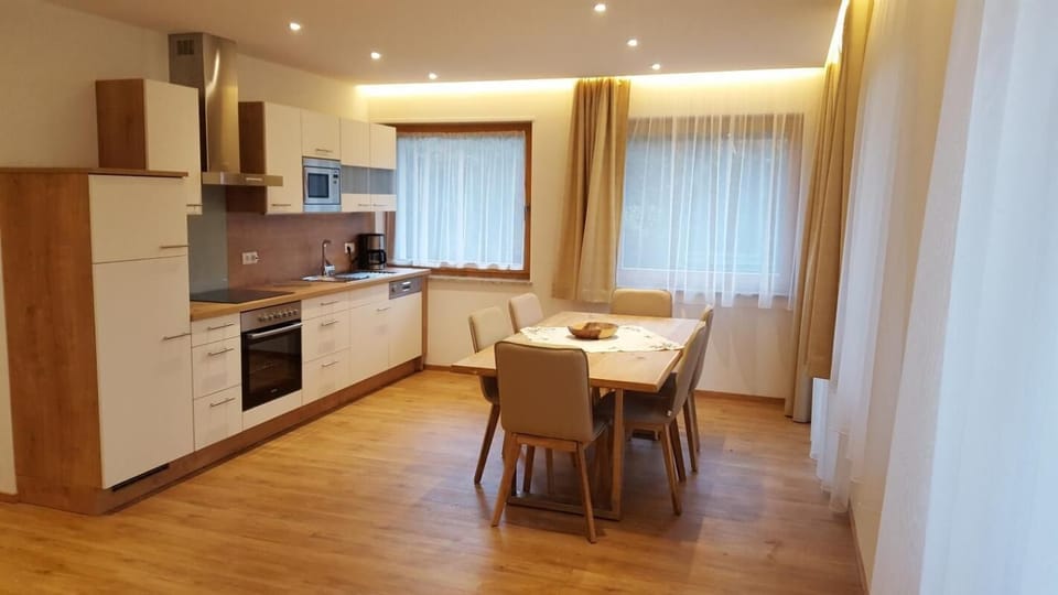 Apartment, 3 Bedrooms, Accessible, Balcony | Private kitchen