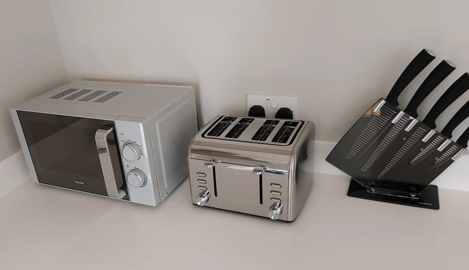 Kitchen Appliances & Utensils